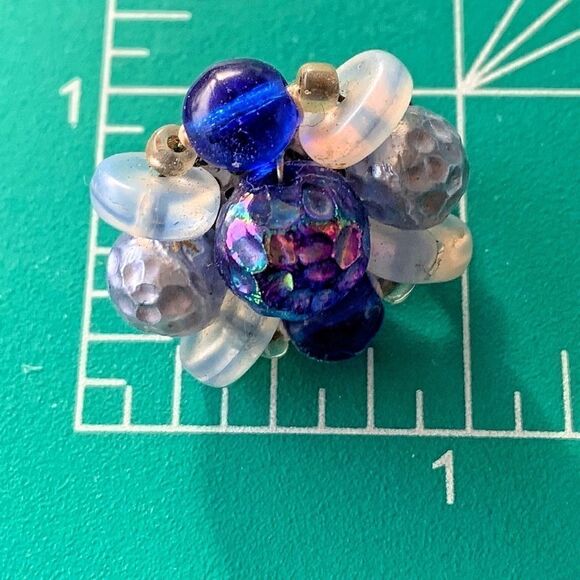 Vintage West German iridescent glass beaded clip back earrings - Picture 3 of 8